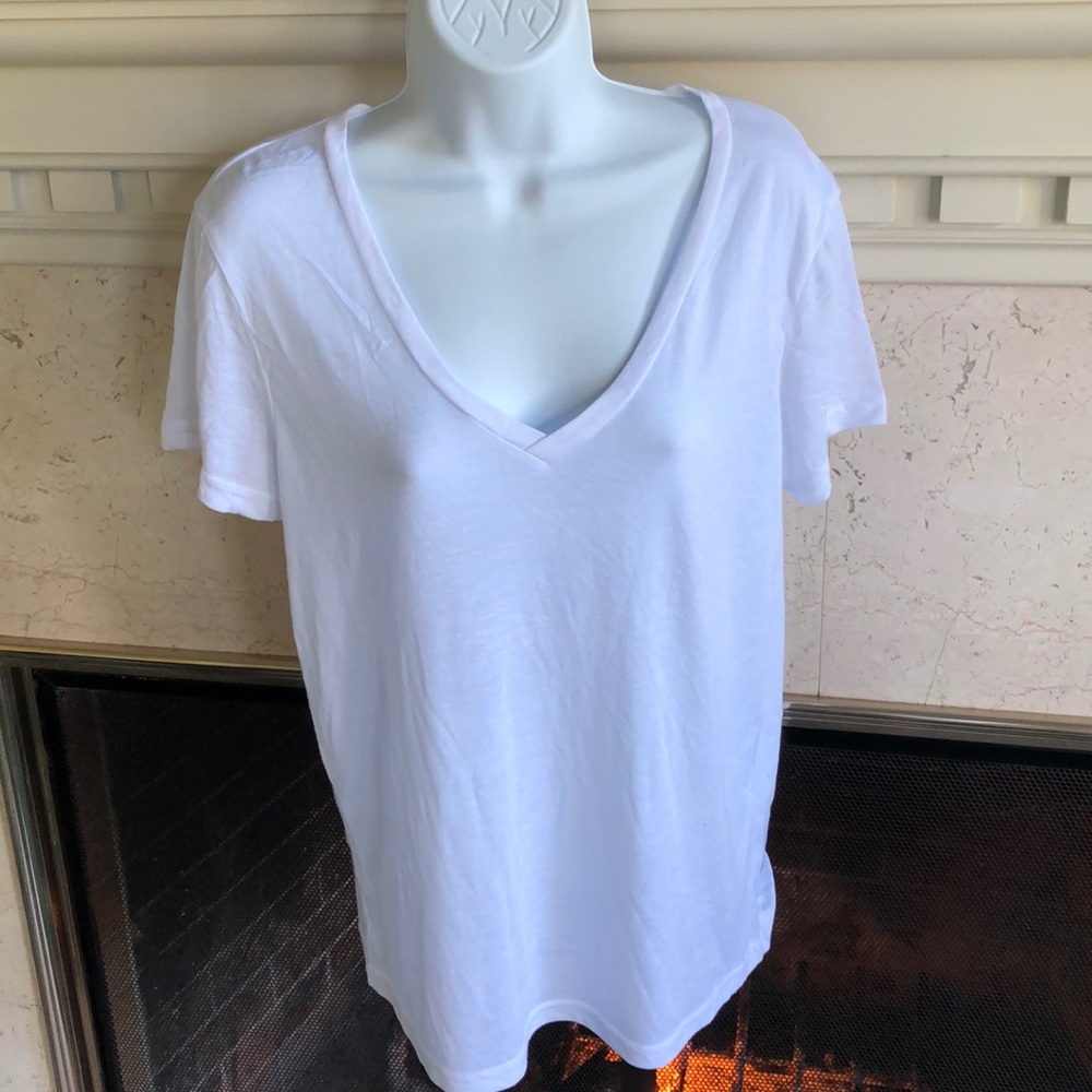 NEW Basic White BP V Neck T Shirt